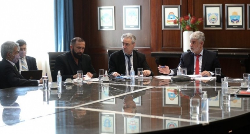 El Gobierno acordó aumentar la oferta y bajar los precios de cinco cortes de carne en las fiestas