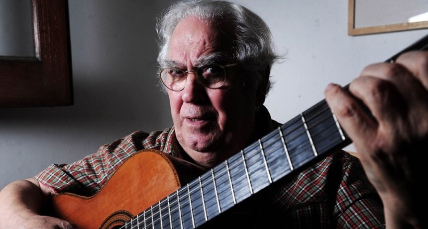 Juan “Tata” Cedrón y Alejo de los Reyes cantan a Osiris Rodríguez Castillos en el Popular