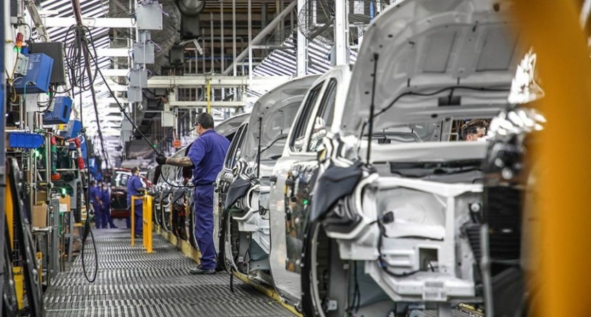 La industria creció 8,2% en noviembre y en dos años creó más de 40.000 empleos