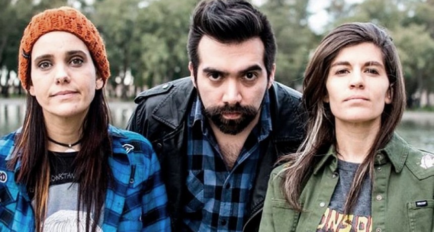 El power trío Eruca Sativa lanzó su nuevo disco con clásicos del rock nacional