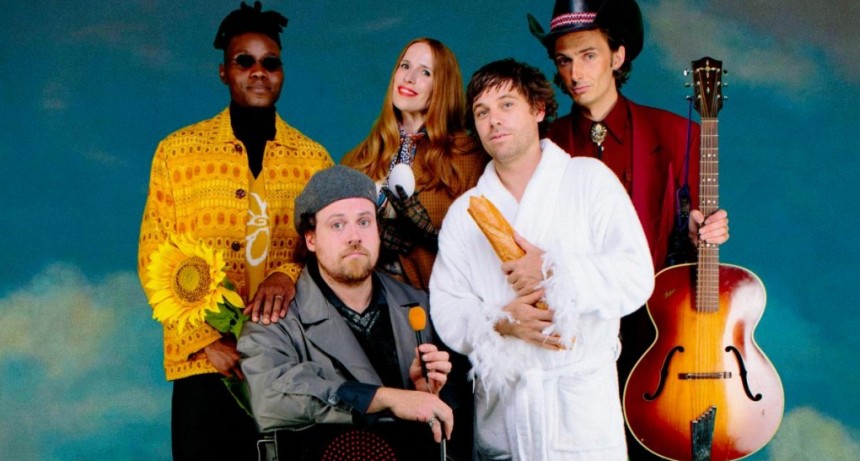 Metronomy vuelve con un álbum gestado bajo el influjo de la pandemia y la paternidad