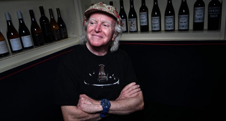 Miguel Cantilo llama a “Despertar” con canciones “esclarecedoras compañeras del camino”