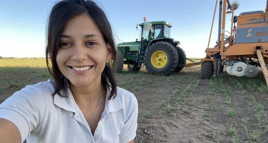 Luciana, la estudiante de psicología que se volvió al campo para continuar el legado de su padre