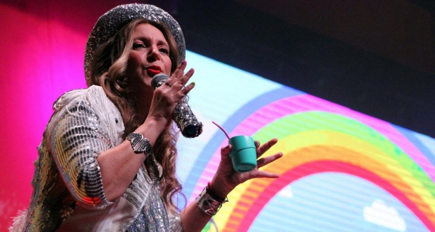 “Cantando con Adriana” despide el año con otra función de “una misión de vida”