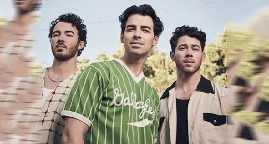 Tras diez años, regresa Jonas Brothers para recorrer “cinco álbumes en una noche”
