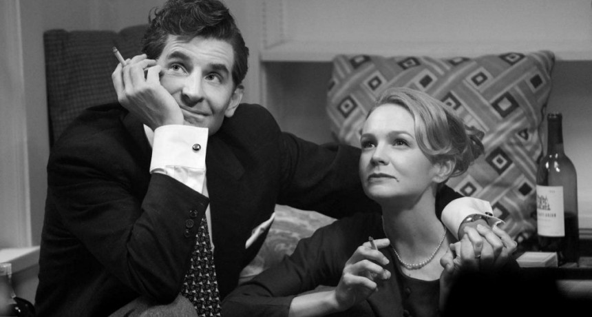 Con Bradley Cooper como Leonard Bernstein, ”Maestro” llegó a Netflix