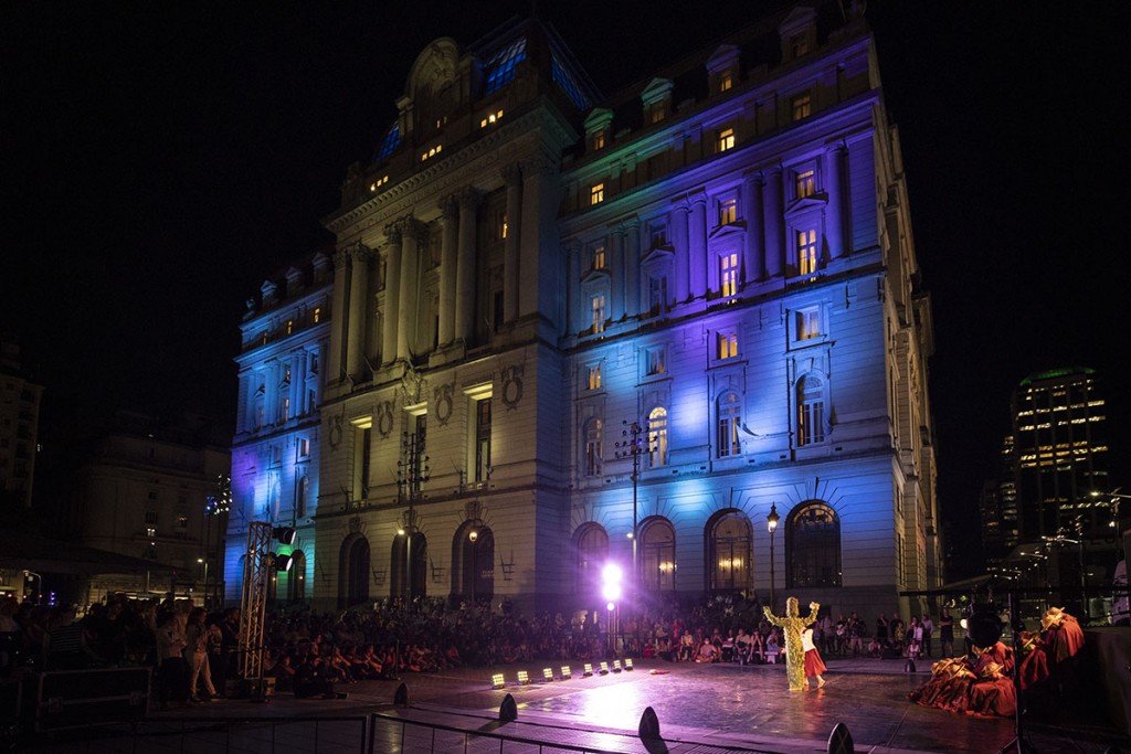 Los elencos estables de la Nación despiden el año con más de 600 músicos en escena, en un espectáculo al aire libre