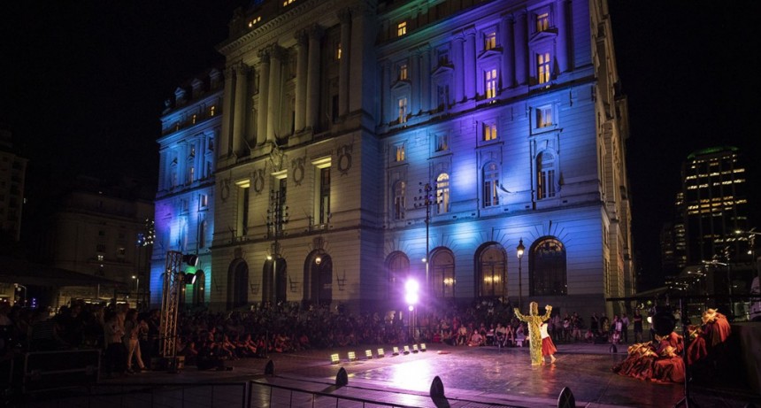 Los elencos estables de la Nación despiden el año con más de 600 músicos en escena, en un espectáculo al aire libre